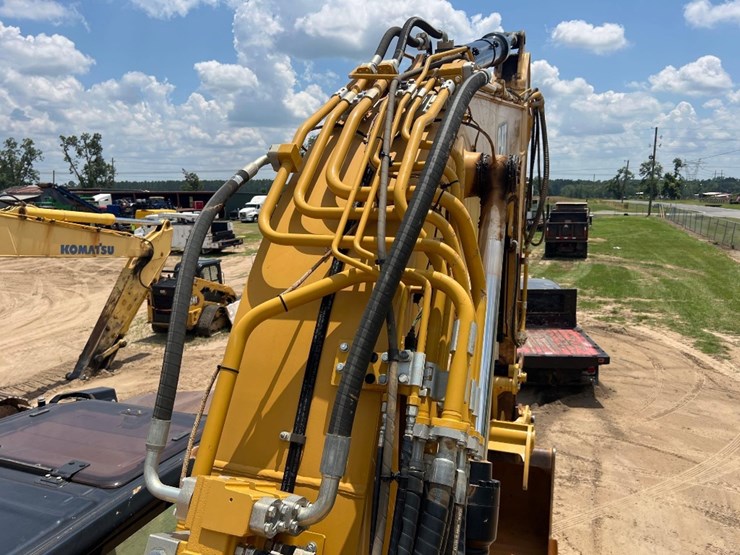 2022-caterpillar-335-image-33