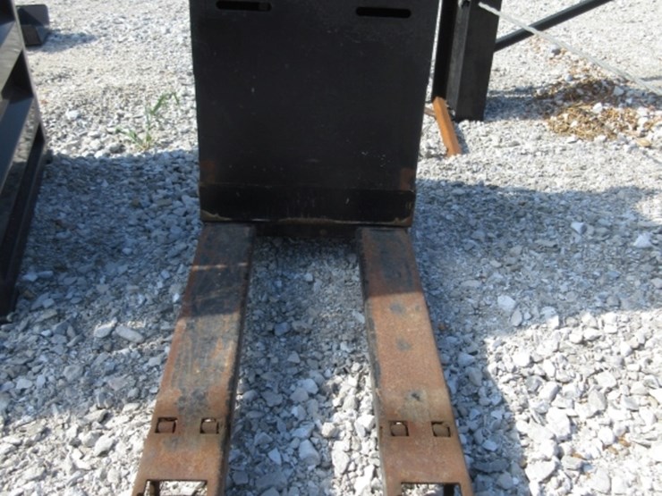 yale-electric-pallet-jack-image-1