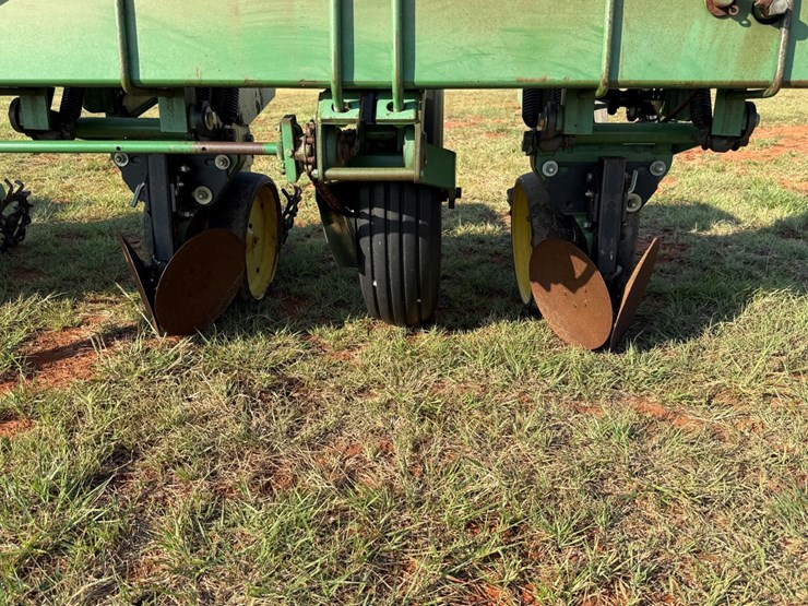 john-deere-7100-image-4