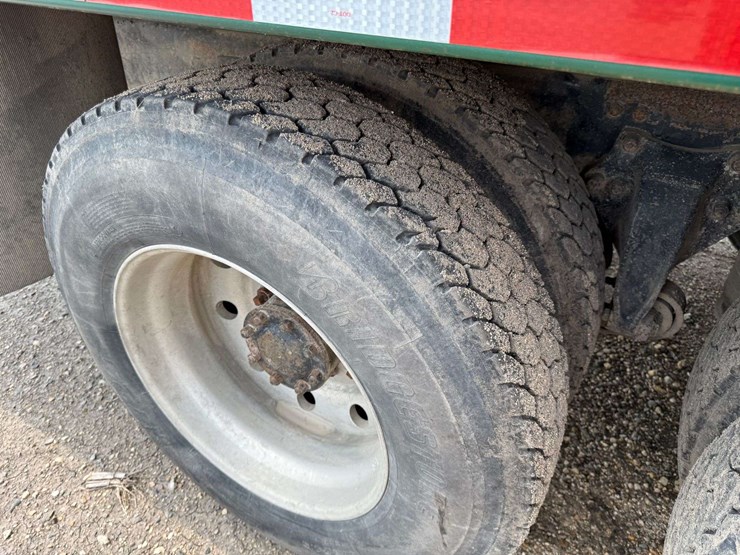 1993-freightliner-fld120-image-34
