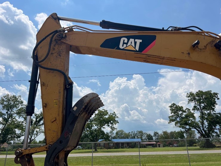 caterpillar-320fl-image-20
