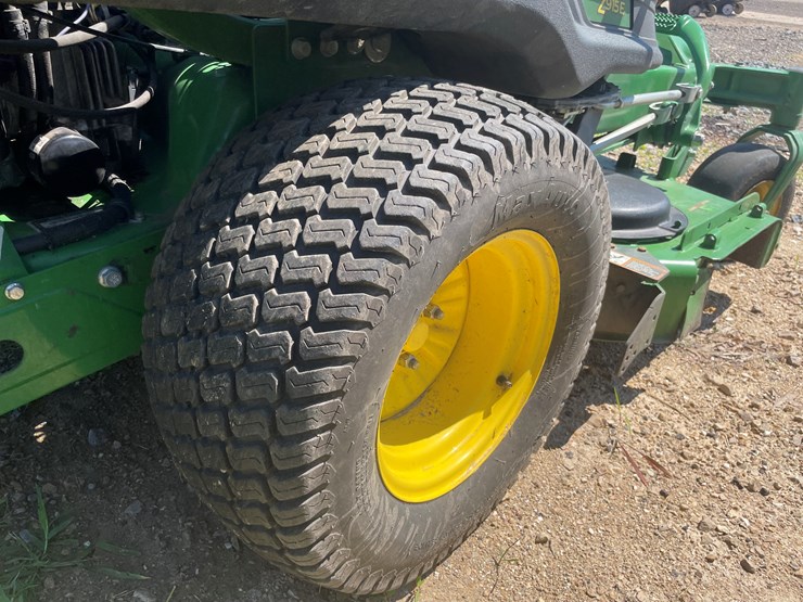 2022-john-deere-la-image-15