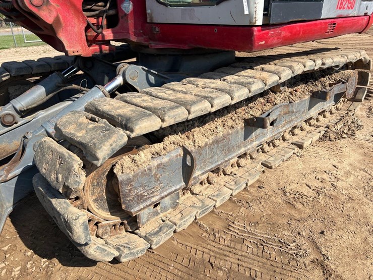 takeuchi-tb2150-image-9