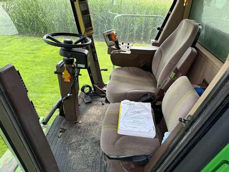 2007-john-deere-9770-sts-image-47