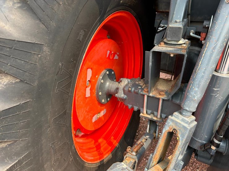 2015-kubota-m110gx-image-27