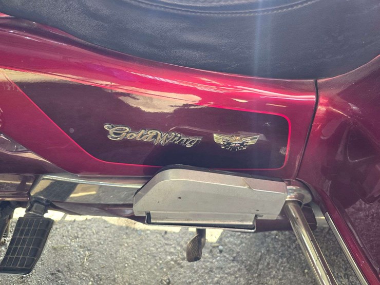 1996-honda-goldwing-gl1500se,-101,566-miles,-am/fm/tape,-air-ride,-new-front-and-rear-tires,-works-a-image-15