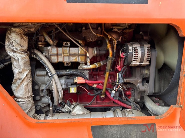 2016-jlg-8042-image-9