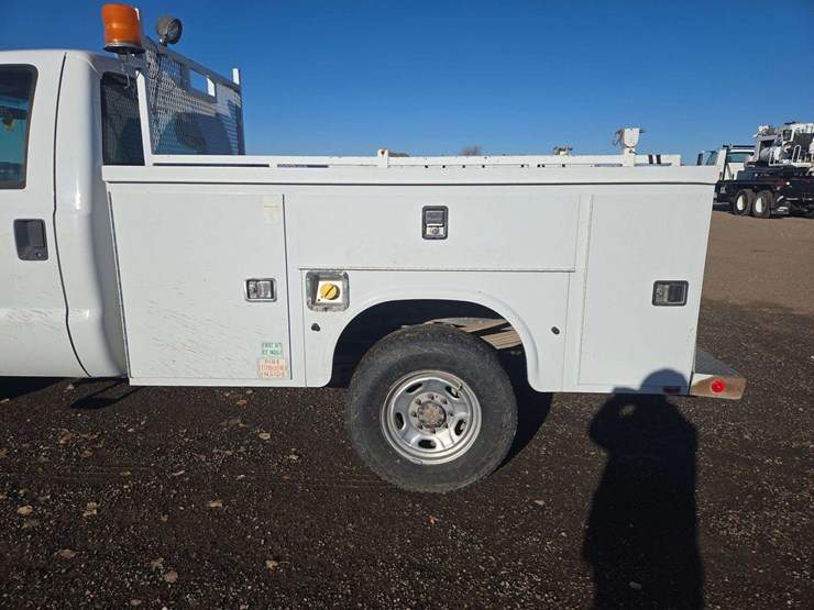 2011-ford-f350-image-7
