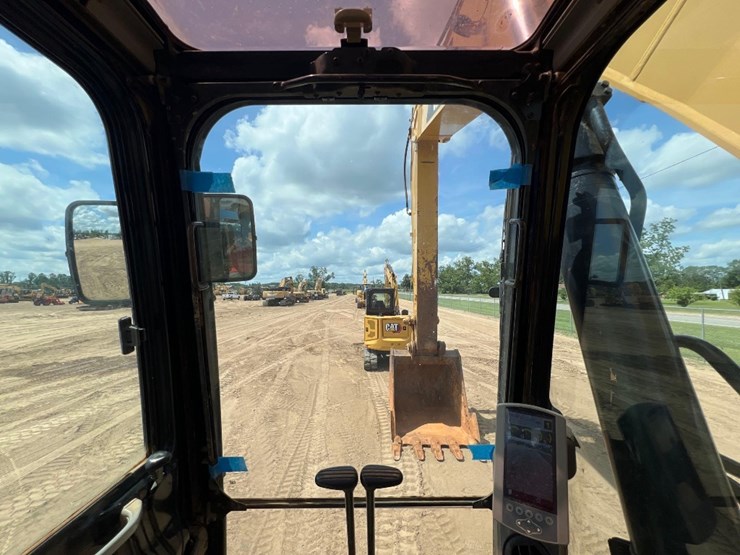 2016-caterpillar-336fl-image-47