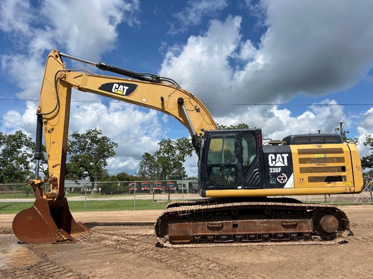 2015-caterpillar-336fl-image-1