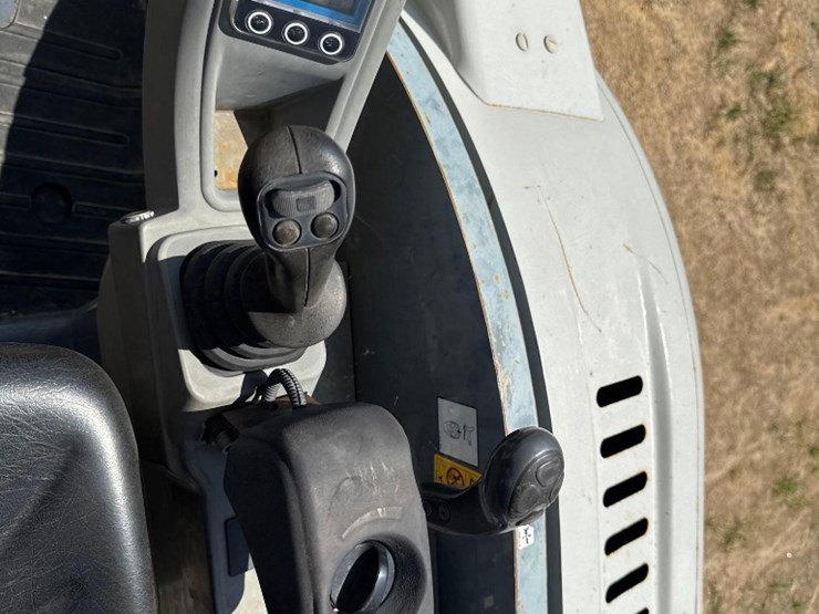 2019-takeuchi-tb230-image-20