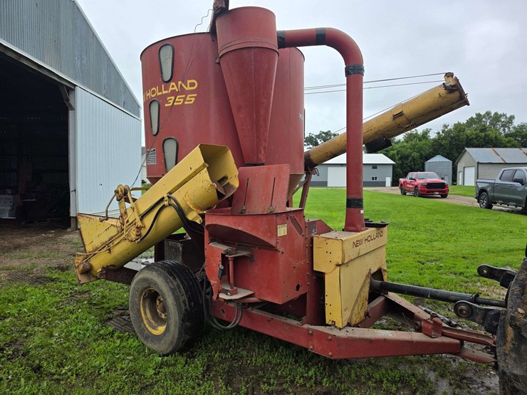 new-holland-355-image-9