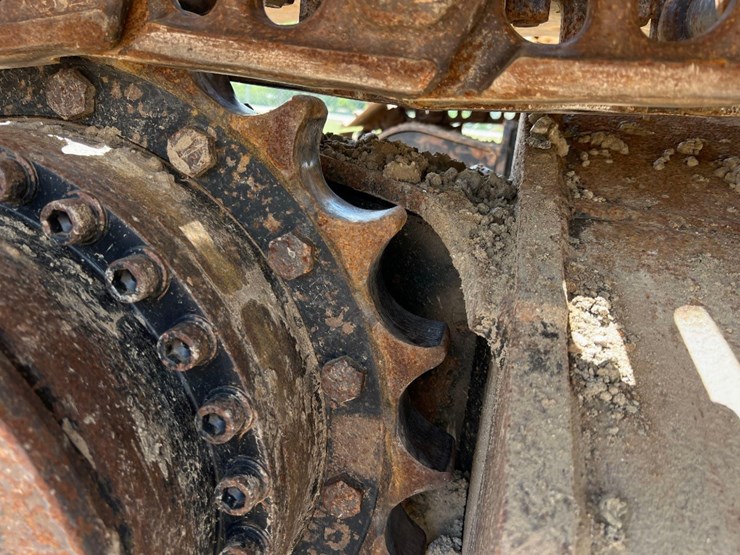 caterpillar-325fl-image-10