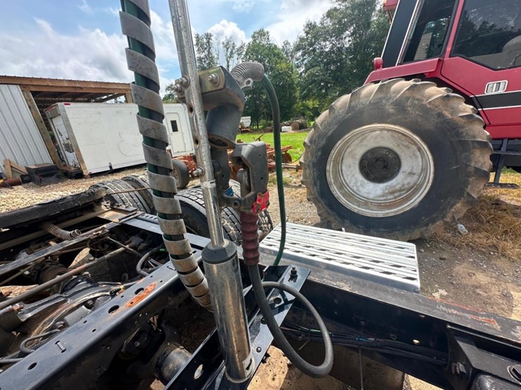 1992-peterbilt-377-image-10