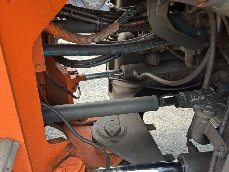 2014-doosan-dl250-image-26