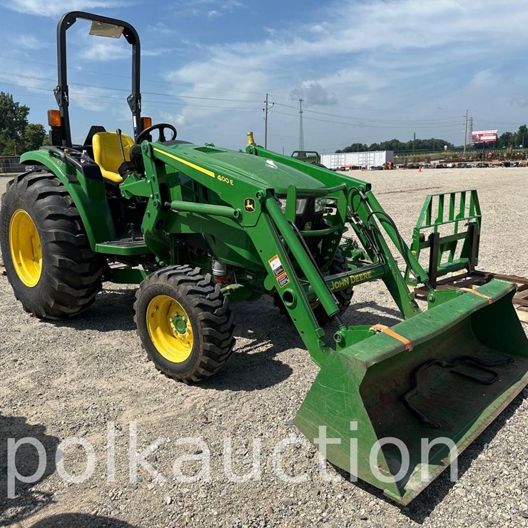 JOHN DEERE 4052M