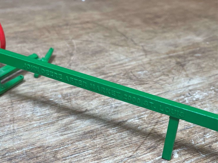 john-deere-16-image-16