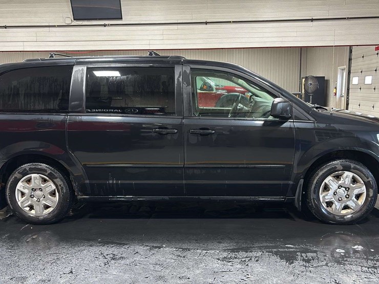 2012-dodge-grand-caravan-image-6