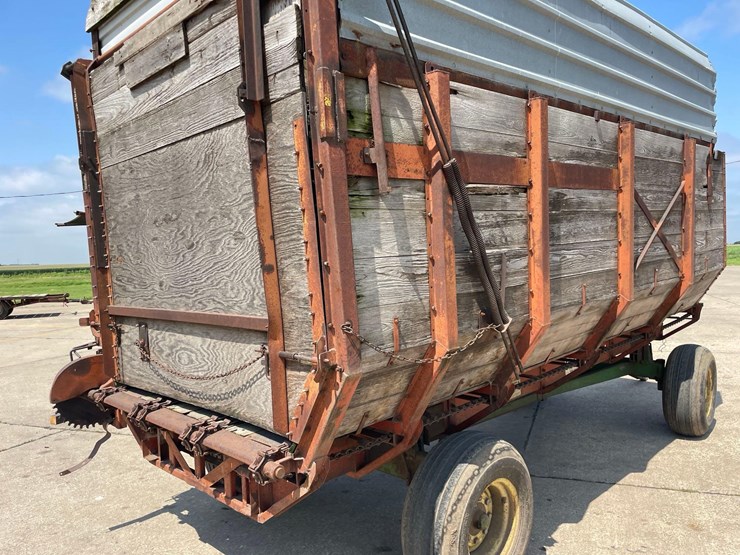john-deere-1075-image-15