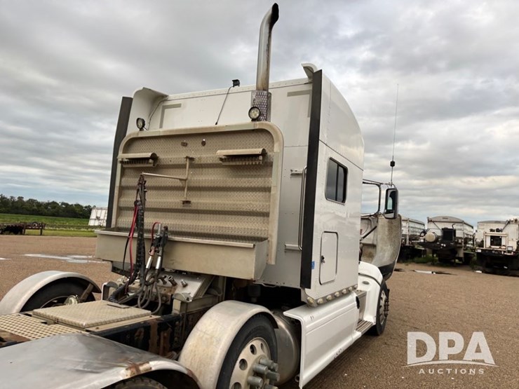 2012-peterbilt-386-image-54