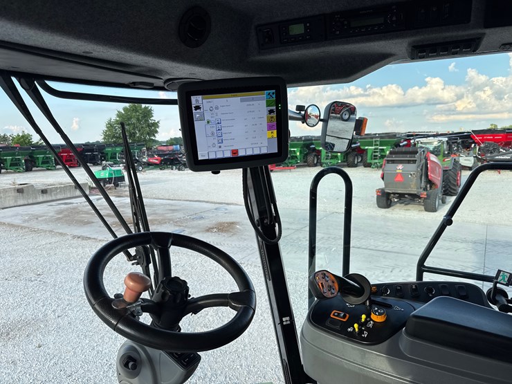 2012-massey-ferguson-9540-image-24