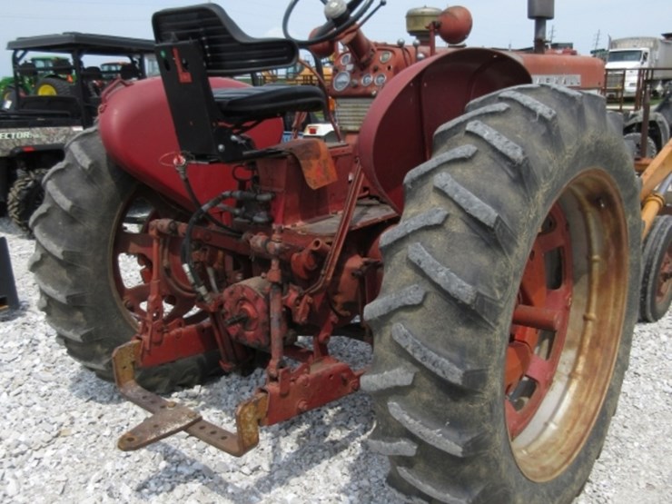 farmall-460-tractor-image-5