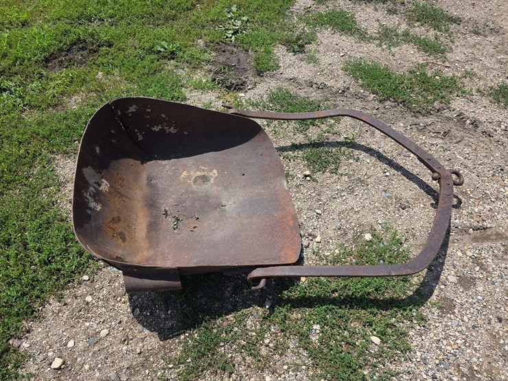 horse-drawn-dirt-mover,-rivets-in-back-image-2