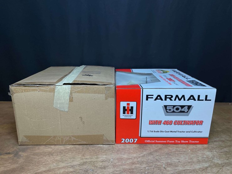 1/16-farmall-504-w/cultivator-2007-sfts-nib-sc-image-5