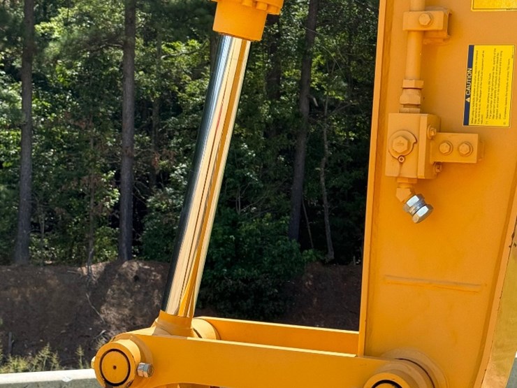2020-kato-hd514mr-image-13