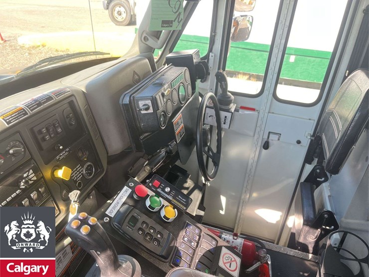 2017-international-workstar-7400-image-11