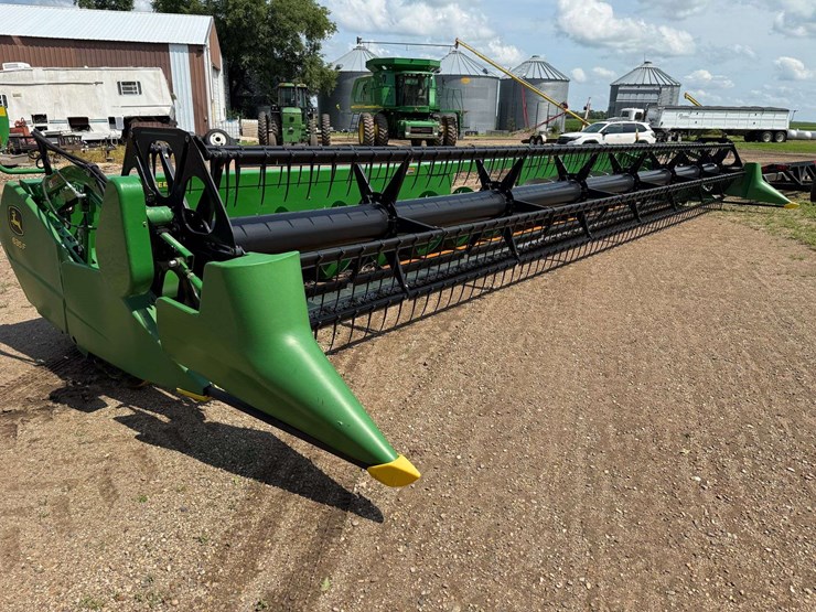 2011-john-deere-635f-image-2