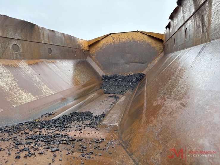caterpillar-730-image-12