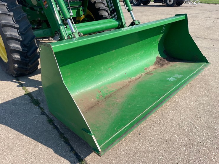 2015-john-deere-6115d-image-19