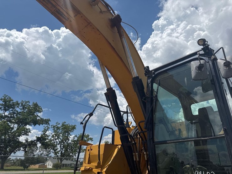 2016-caterpillar-325fl-image-20
