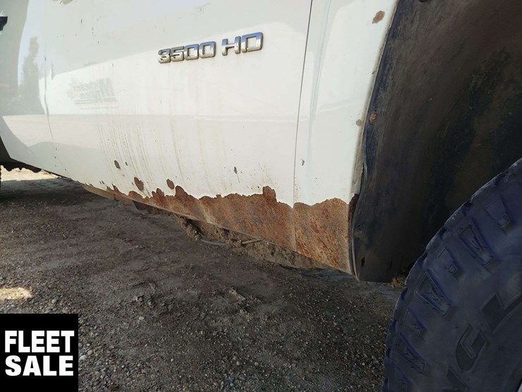 2014-chevrolet-silverado-3500hd-image-42