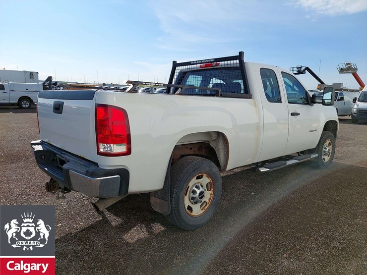2013-gmc-sierra-2500hd-image-4
