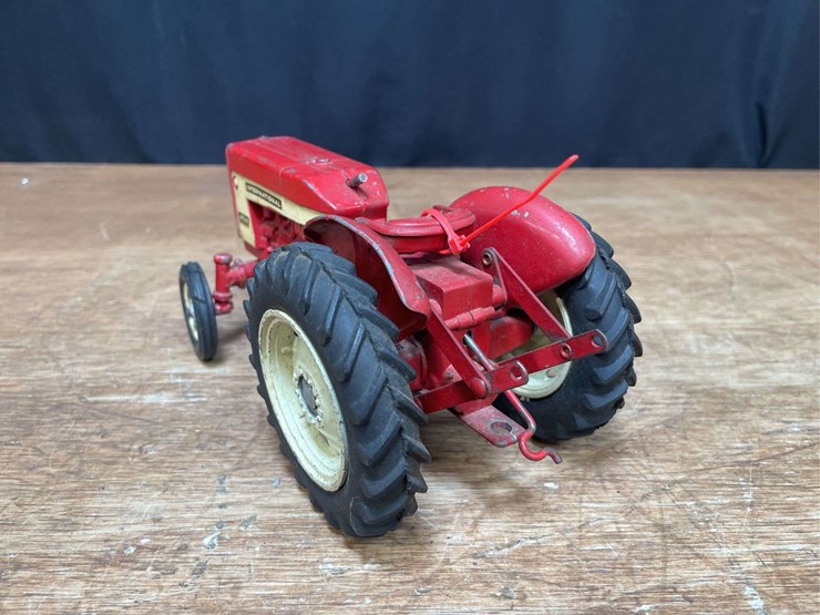 1/16-ih-404-ertl-image-4