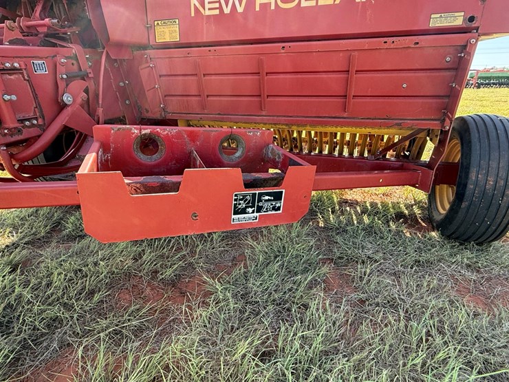 new-holland-326-image-13