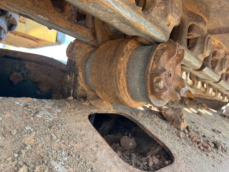 caterpillar-320fl-image-14