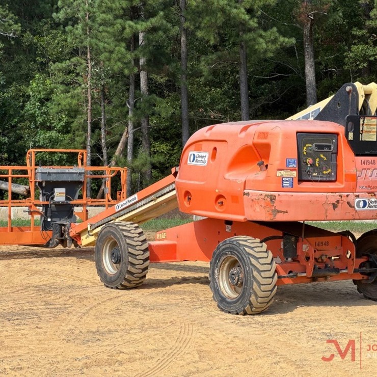 2014 JLG 400S