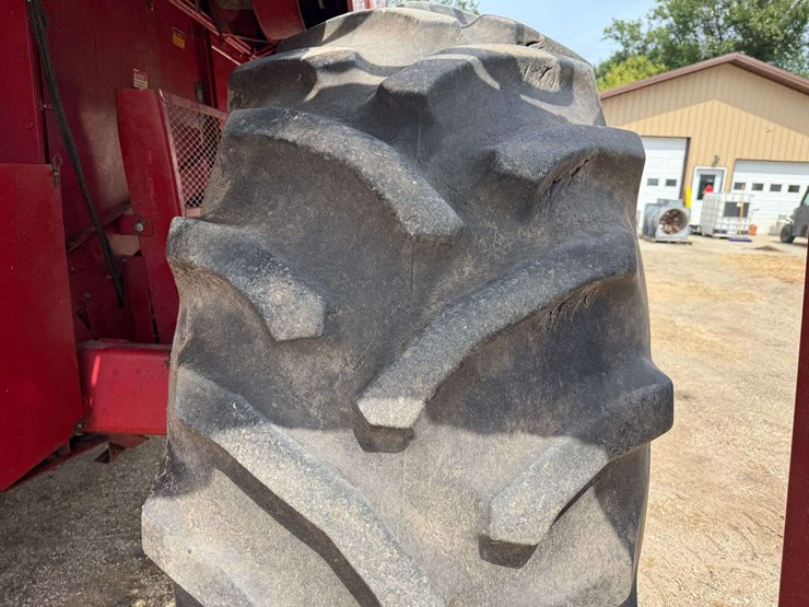 1990-case-ih-1680-image-13