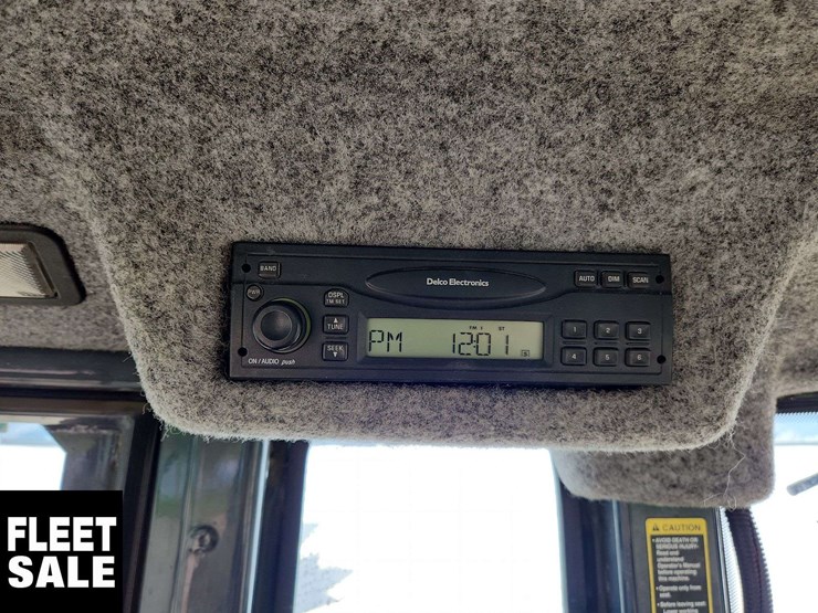 2007-deere-410j-image-12