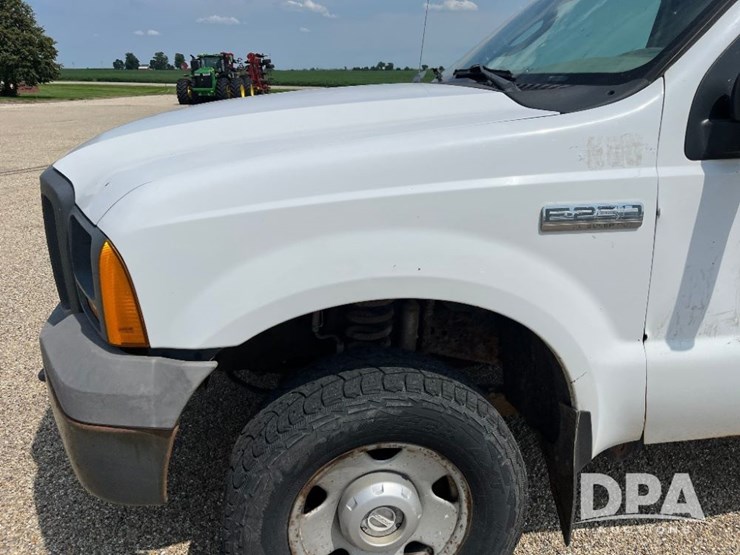 2005-ford-f250-xl-image-19