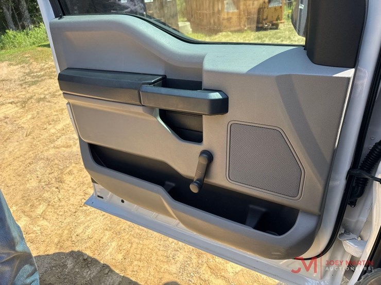 2016-ford-f150-xl-image-25