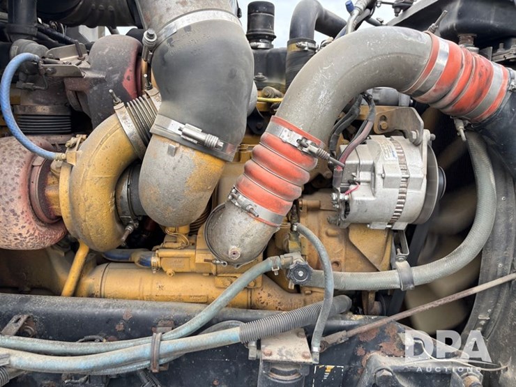 2005-caterpillar-c15-image-30