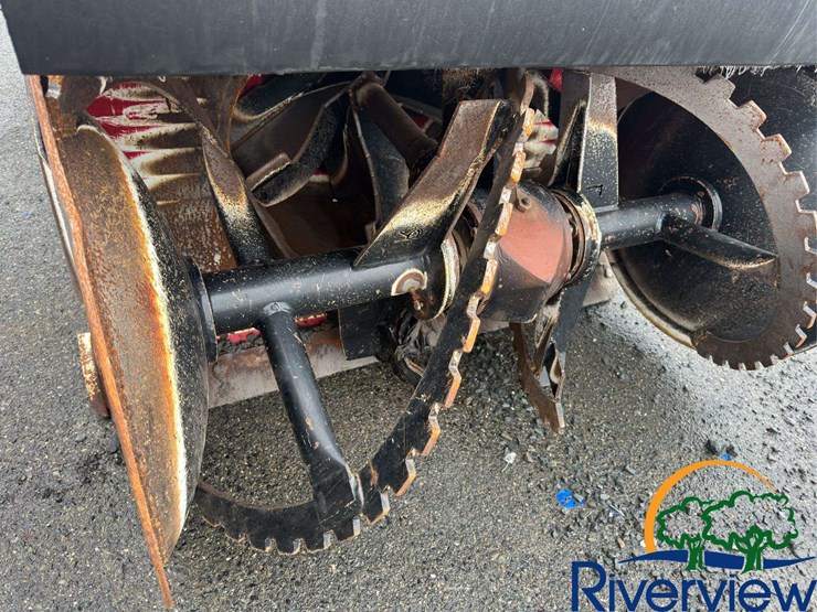 maclean-engineering-mv-sidewalk-blower-with-drop-spreader-and-snowblower-image-26