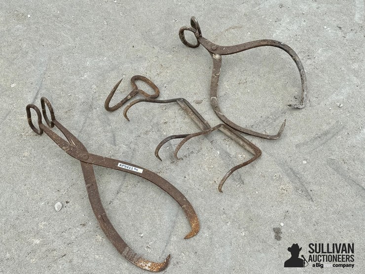 assorted-antique-steel-hooks-image-3