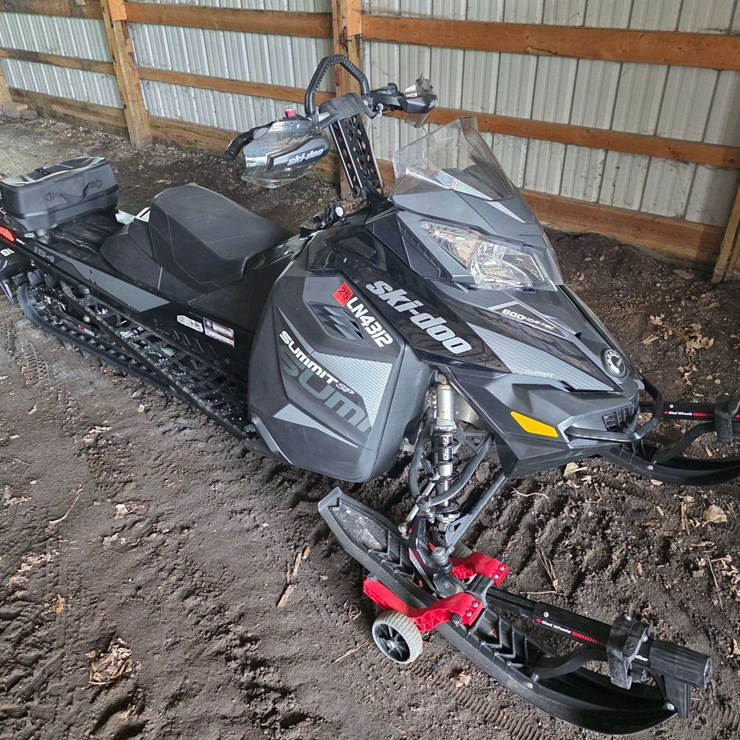 2018 Ski-doo Summit Snowmobile, 154” Track, 600 E-Tech, Electric Start, 6,565 Miles, Comes with Sled