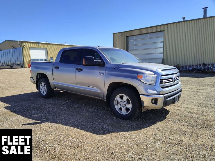 2016-toyota-tundra-image-2