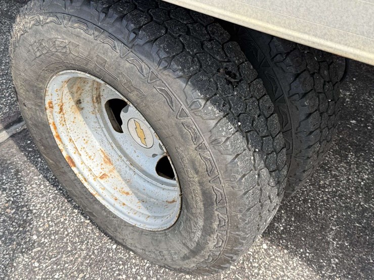 2009-chevrolet-express-3500-image-24